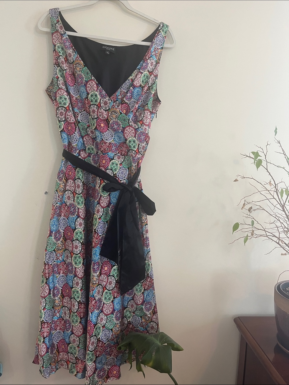 Due per Due Silk Midi Faux Wrap Dress Medallion Geometric Colorful Surplice 14